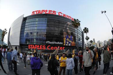 NBA, la casa dei Lakers cambia nome: diventa Crypto.com Arena