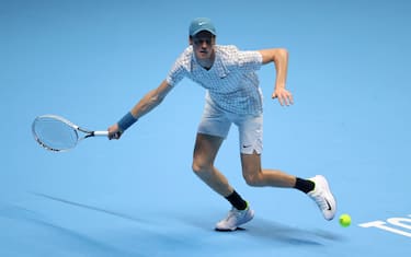 TURIN, ITALY - NOVEMBER 18: Jannik Sinner of Italy plays a forehand during his singles match against Daniil Medvedev of Russia during Day Five of the Nitto ATP World Tour Finals at Pala Alpitour on November 18, 2021 in Turin, Italy. (Photo by Julian Finney/Getty Images)