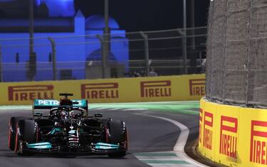 F1, Gp Arabia: Hamilton in pole, quarta Ferrari Leclerc. VIDEO