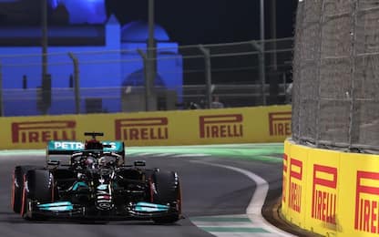 F1, Gp Arabia: Hamilton in pole, quarta Ferrari Leclerc. VIDEO
