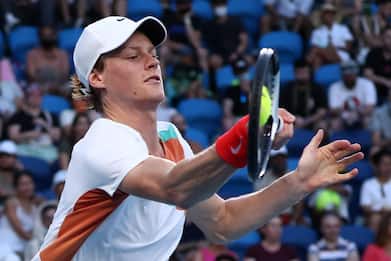 Australian Open, Sinner vola ai quarti: battuto De Minaur