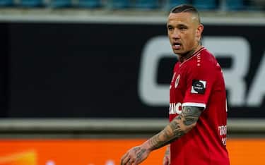 GENT, BELGIUM - JANUARY 30: Radja Nainggolan of Royal Antwerp FC during the Jupiler Pro League match between KAA Gent and Royal Antwerp FC at Ghelamco Arena on January 30, 2022 in Gent, Belgium (Photo by Jeroen Meuwsen/BSR Agency/Getty Images)