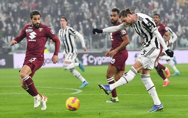 Juventus’ Adrien Rabiot and Torino’s Ricardo Rodriguez in action during the italian Serie A soccer match Juventus FC vs Torino FC at the Allianz Stadium in Turin, Italy, 18 february 2022 ANSA/ALESSANDRO DI MARCO