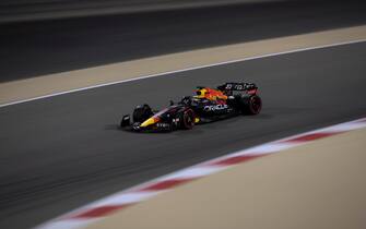 epa09836049 Dutch Formula One driver Max Verstappen of Red Bull Racing in action during qualifying for the Formula One Grand Prix of Bahrain at the Bahrain International Circuit in Sakhir, Bahrain, 19 March 2022.  EPA/ALI HAIDER