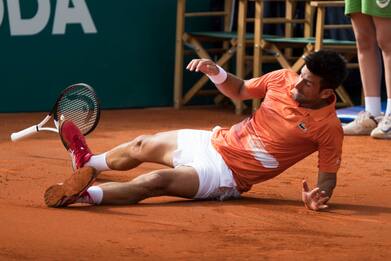 Tennis, Djokovic: sono malato, qualcosa condiziona il mio metabolismo