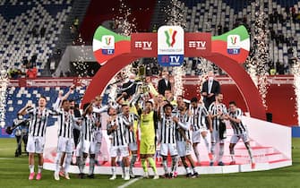 Juventus celebrate victory the Coppa Italia Tim Vision Final between Atalanta BC and Juventus at Mapei Stadium Tricolore on May 19, 2021 in Reggio nell'Emilia, Italy.
ANSA/PAOLO MAGNI