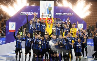 Fc Inter s player jubilate after winning  the final of Supercoppa Italiana  between Fc Inter and Juventus at Giuseppe Meazza stadium in Milan, 12 January  2022.
ANSA / MATTEO BAZZI