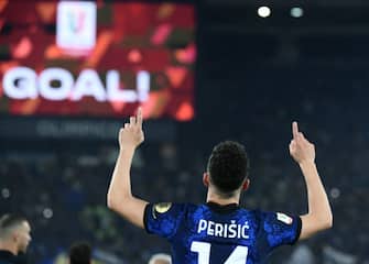 Inter Milan's Croatian midfielder Ivan Perisic celebrates after scoring a penalty during the Italian Cup (Coppa Italia) final football match between Juventus and Inter on May 11, 2022 at the Olympic stadium in Rome. (Photo by Filippo MONTEFORTE / AFP) (Photo by FILIPPO MONTEFORTE/AFP via Getty Images)