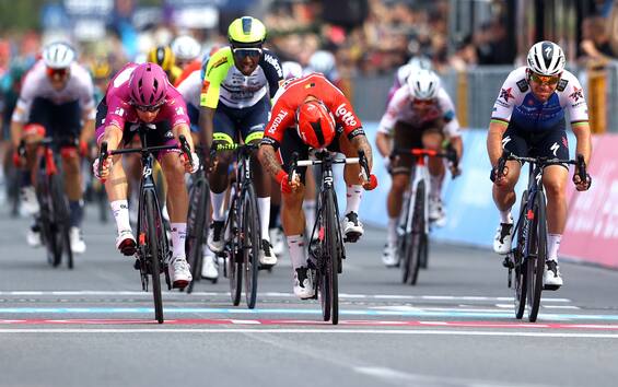 Giro d’Italia 2022: Démare gana la etapa de hoy Palmi-Scalea (Riviera dei Cedri)