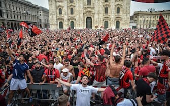 AC Milan's supporters celebrate in Duomo s square the victory of the Italian Serie A Championship ( Scudetto") in Milan, Italy, 22 May 2022.
ANSA/MATTEO CORNER