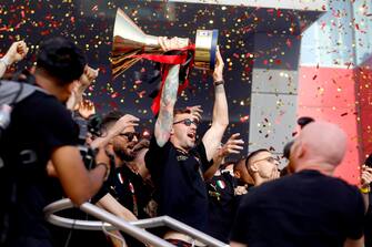 AC Milan s players and staff celebrate the victory of the Italian Serie A Championship ( Scudetto") outside the Casa Milan headquarters in Milan, Italy, 23 May 2022.
ANSA/MOURAD BALTI TOUATI