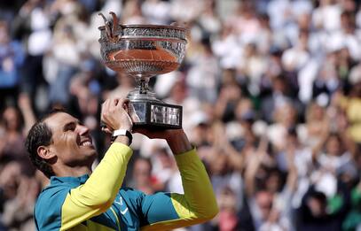 Tennis, Rafa Nadal show a Parigi: vince il 14esimo Roland Garros