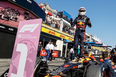 F1, Gp Francia: Verstappen vince, poi Hamilton e Russel. VIDEO