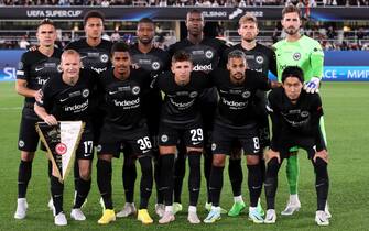 epa10114607 Players of Eintracht Frankfurt pose prior the UEFA Super Cup soccer match between Real Madrid and Eintracht Frankfurt at the Olympic Stadium in Helsinki, Finland, 10 August 2022.  EPA/Petteri Paalasmaa