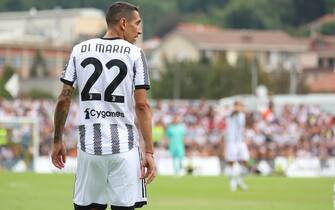 VILLAR PEROSA, ITALY - AUGUST 04: Angel Di Maria of Juventus looks on during the Pre-season Friendly match between Juventus A and Juventus U23 at Campo Comunale Gaetano Scirea on August 04, 2022 in Villar Perosa, Italy. (Photo by Giuseppe Cottini/Getty Images )