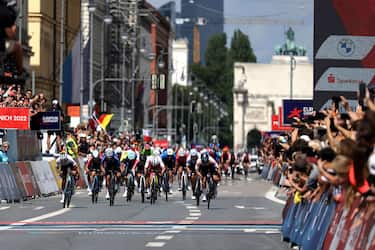 MUNICH, GERMANY - AUGUST 21: (L-R) Elisa Balsamo of Italy, Emma Cecilie Bjerg of Denmark, Rachele Barbieri of Italy, Lisa Brennauer of Germany and Lorena Wiebes of The Netherlands (winner) sprint at finish line during the 28th UEC Road Cycling European Championships 2022 - Women's Road Race a 128,3km one day race from Landsberg am Lech to München / #EuroRoad22 / #Munich2022 / on August 21, 2022 in Munich, Germany. (Photo by Jan Hetfleisch/Getty Images)