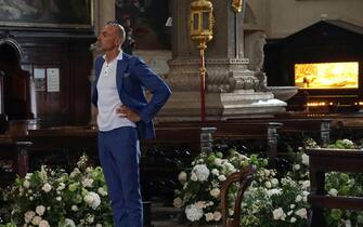 Il direttore artistico Enzo Miccio all’interno della chiesa di San Zaccaria, per il matrimonio di Federica Pellegrini con Matteo Giunta, oggi pomeriggio 27 agosto 2022. ANSA/ANDREA MEROLA