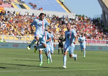 Monza's Stefano Sensi (L) celebrated by his teammate after scoring the goal during the Italian Serie A soccer match US Lecce - AC Monza at the Via del Mare stadium in Lecce, Italy, 11 september 2022. ANSA/ABBONDANZA SCURO LEZZI