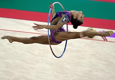epa10190198 Sofia Raffaeli of Italy in action during the Individual all-around final of the 39th Rhythmic Gymnastics World Championships in Sofia, Bulgaria, 17 September 2022.  EPA/VASSIL DONEV