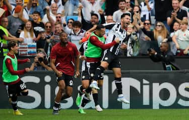UDINE, ITALY - SEPTEMBER 18: Tolgay Arslan of Udinese Calcio celebrates scoring during the Serie A match between Udinese Calcio and FC Internazionale at Dacia Arena on September 18, 2022 in Udine, Italy. (Photo by Timothy Rogers/Getty Images)