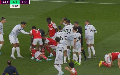 Arsenal-Liverpool, paura per Gabriel Jesus: malore in campo. VIDEO