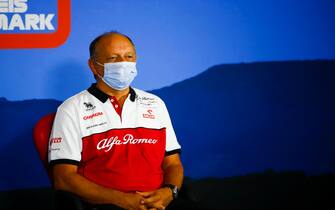 AUSTRIA FORMULA ONE GRAND PRIX epa08538706 A handout photo made available by the FIA of Alfa Romeo Racing team principal Frederic Vasseur wearing a protective face mask during a press conference of the Formula One Grand Prix of Styria in Spielberg, Austria, 10 July 2020. The Formula One Grand Prix of Styria will take place on 12 July 2020. EPA/ANDY HONE / FIA/F1 HANDOUT SHUTTERSTOCK OUT HANDOUT EDITORIAL USE ONLY/NO SALES *** Local Caption *** SPIELBERG, AUSTRIA - JULY 09: Daniel Ricciardo of Australia and Renault Sport F1 and Esteban Ocon of France and Renault Sport F1 talk in the Drivers Press Conference during previews for the F1 Grand Prix of Styria at Red Bull Ring on July 09, 2020 in Spielberg, Austria. (Photo by Bryn Lennon/Getty Images)