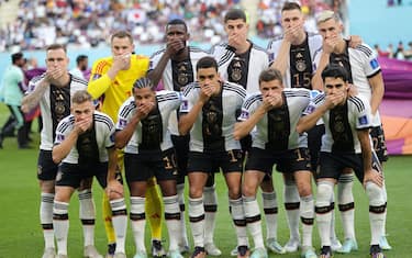 epa10322397 The starting eleven of Germany pose for a team picture before the FIFA World Cup 2022 group E soccer match between Germany and Japan at Khalifa International Stadium in Doha, Qatar, 23 November 2022.  EPA/Friedemann Vogel