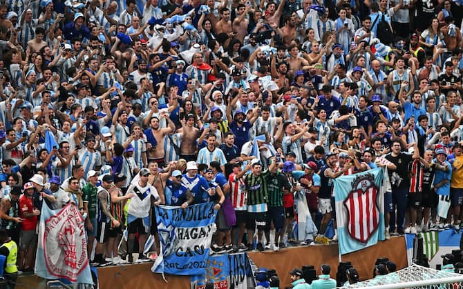 Mondiali 2022, i tifosi dell'Argentina festeggiano la vittoria. FOTO
