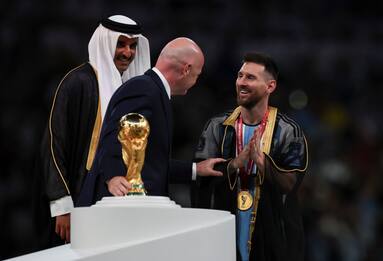Mondiali Qatar, cos'è la "Bisht": la veste indossata da Messi