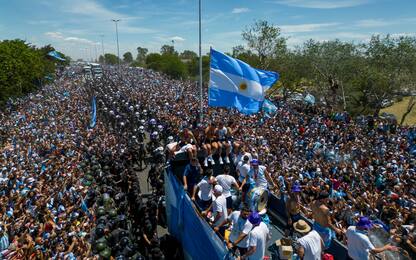 Mondiali, l'Argentina è a casa: Messi e compagni sommersi dalla folla