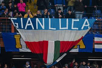 Sampdoria s fans pay respect to the late Gianluca Vialli prior to kick-off in the Italian Serie A soccer match Uc Sampdoria vs Ssc Napoli at Luigi Ferraris stadium in Genoa, Italy, 8 January 2023. ANSA/STRINGER