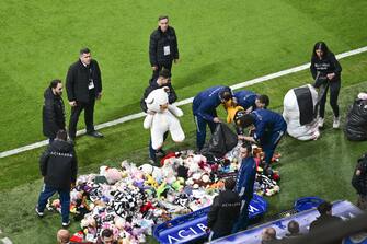 ISTANBUL, TURKIYE - FEBRUARY 26: Teddy bears and toys thrown on the field to be sent to the earthquake zone of the Vodafone Park Stadium prior to the Turkish Super Lig soccer match between Besiktas and Fraport TAV Antalyaspor, in Istanbul, Turkiye on February 26, 2023. On Feb.6 a strong 7.7 earthquake, centered in the Pazarcik district, jolted Kahramanmaras and strongly shook several provinces, including Gaziantep, Sanliurfa, Diyarbakir, Adana, Adiyaman, Malatya, Osmaniye, Hatay, and Kilis. On the same day at 1.24 p.m. (1024GMT), a 7.6 magnitude quake centered in Kahramanmaras' Elbistan district struck the region. (Photo by Serhat Cagdas/Anadolu Agency via Getty Images)