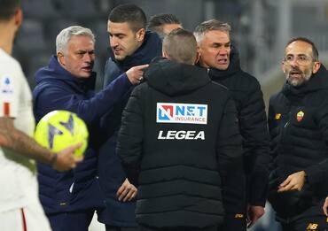 Roma, squalifica sospesa per Mourinho: va in panchina con la Juventus