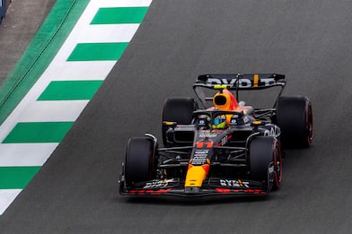 Formula 1, le qualifiche del Gp in Arabia Saudita: pole a Perez