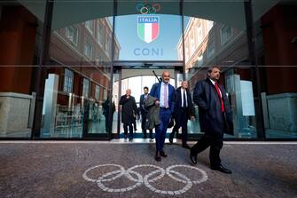 Il gruppo di avvocati della Juventus al termine della riunione del Collegio di garanzia presso il CONI, Roma, 19 aprile 2023. ANSA/FABIO FRUSTACI