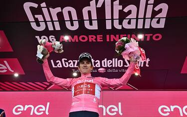 British rider Geraint Thomas of Team Ineos Grenadiers wearing the overall leader's pink jersey celebrates on the podium retaining wearing the overall leader's pink jersey after  the tenth stage of the 2023 Giro d'Italia cycling race over 196 km from Scandiano to Viareggio, Italy, 16 May 2023. ANSA/LUCA ZENNARO  