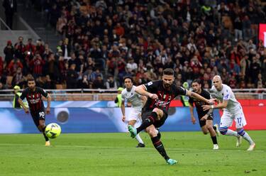 AC Milan's Olivier Giroud scores on penalty goal of 3 to 1 during the Italian serie A soccer match between AC Milan and Sampdoria  at Giuseppe Meazza stadium in Milan, 20 May 2023.ANSA / MATTEO BAZZI