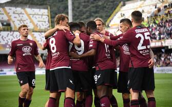 Salernitana’s Boulaye Dia jubilates with his teammates after scoring the goal during the Italian Serie A soccer match US Salernitana vs ACF Fiorentina at the Arechi stadium in Salerno, Italy, 03 May 2023.
ANSA/MASSIMO PICA