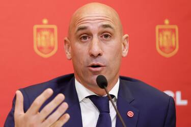 epa10534956 President of the Spanish Royal Soccer Federation Luis Rubiales addresses a press conference in Madrid, Spain, 21 March 2023. Spain will be facing Norway and Scotland in the qualifying matches for the UEFA Euro 2024 on 25 and 28 March respectively.  EPA/MARISCAL