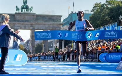 Maratona Berlino, etiope Assefa migliora di 2' record mondo donne