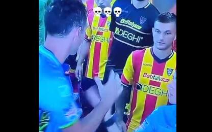 Lecce-Sassuolo, arbitro nega la stretta di mano alla guardalinee