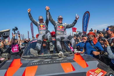 Dakar 2024, Carlos Sainz vince per la quarta volta (a 61 anni)
