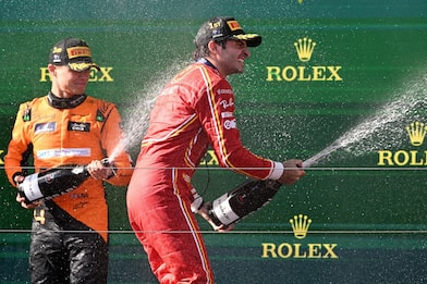 F1, Gp d’Australia: doppietta Ferrari, vince Sainz poi Leclerc