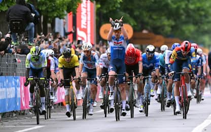 Giro Italia, Tim Merlier vince la 3^ tappa da Novara a Fossano