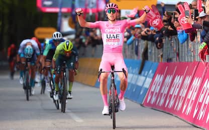 Giro d'Italia 2024, Pogacar vince l'8^ tappa ed è ancora maglia rosa