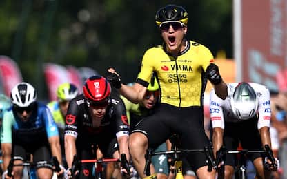 Giro d'Italia 2024, Kooij vince la 9^ tappa da Avezzano a Napoli