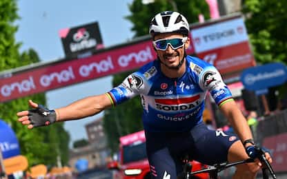 Giro d'Italia, Alaphilippe vince la 12^ tappa, Pogacar in maglia rosa