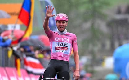 Giro d’Italia 2024, Pogacar vince la 16^ tappa e resta in maglia rosa