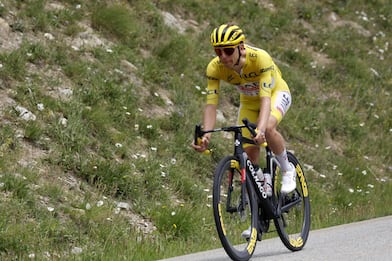 Pogacar vince la 19^ tappa del Tour de France. La classifica