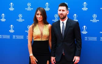 epa07802522 Lionel Messi of Barcelona and his wife Antonella Roccuzzo arrive for the UEFA Champions League 2019-20 Group Stage draw in Monaco, 29 August 2019.  EPA/ALEXANDRE DIMOU